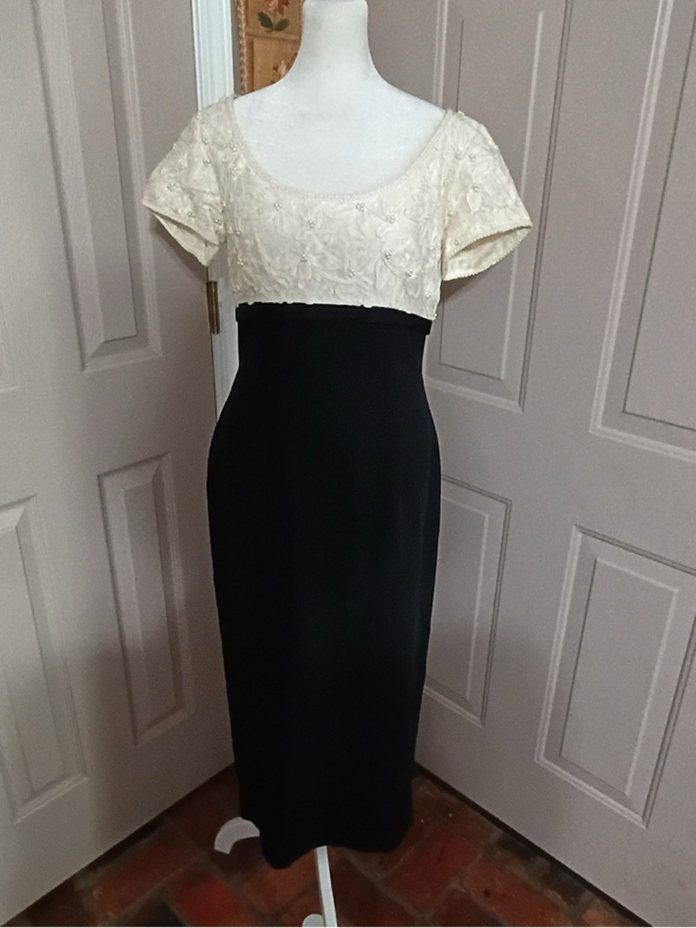Marie Sinclair, vintage black and cream empire waist, pearl beading. Size 6.